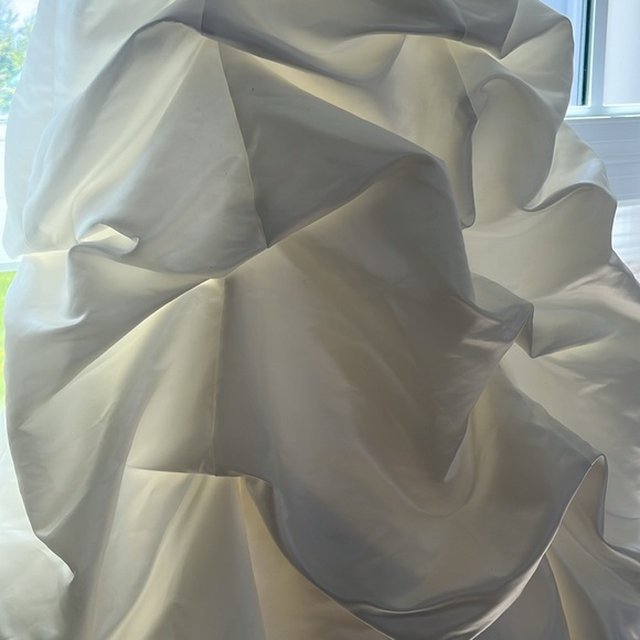 Casablanca off-white satin wedding gown - Picture 6 of 16